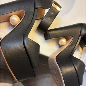 Nicholas Kirkwood Black Leather Platform Heels with Pearl Accent